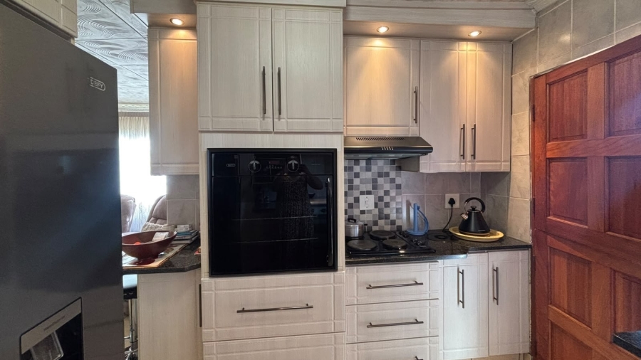 2 Bedroom Property for Sale in Boitekong North West